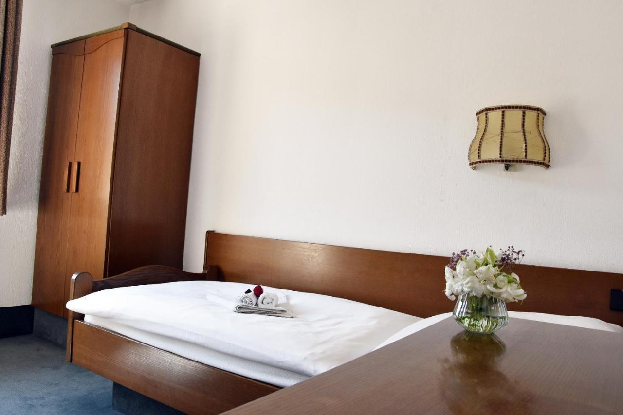 Hotel Goldene Rose Ebersbach an der Fils Exteriör bild