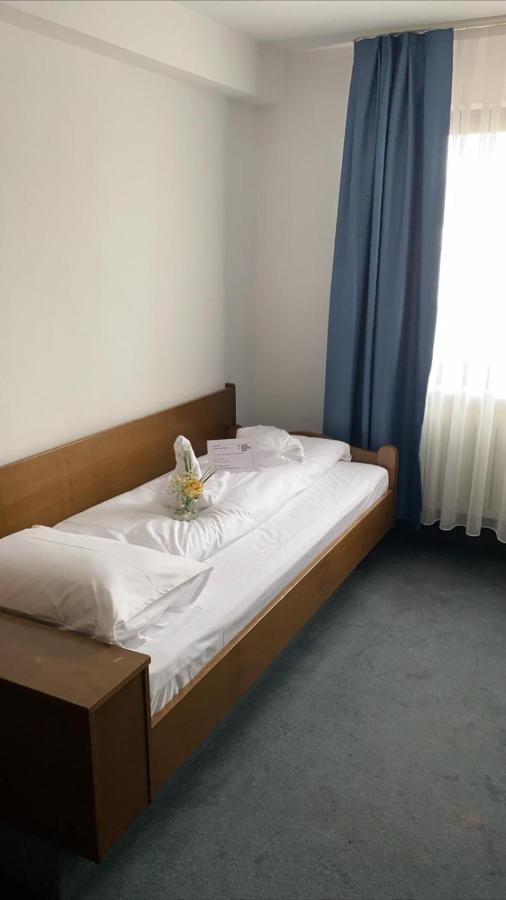 Hotel Goldene Rose Ebersbach an der Fils Exteriör bild