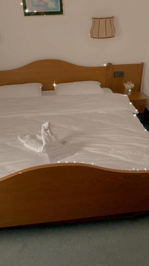 Hotel Goldene Rose Ebersbach an der Fils Exteriör bild